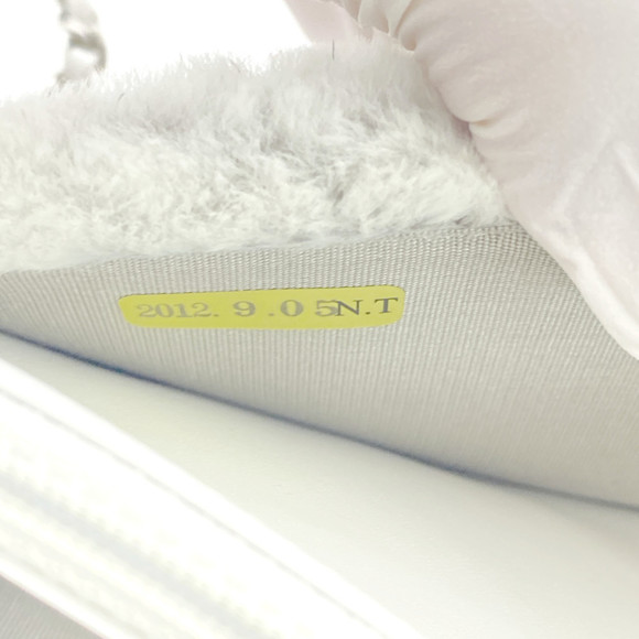 CHANEL Orirag Fur Chain Wallet White Grey - Picture 7 of 10